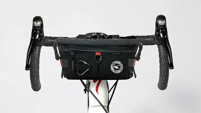 ULAC Coursier Jager 3.0l Handlebar Bag in Black-1