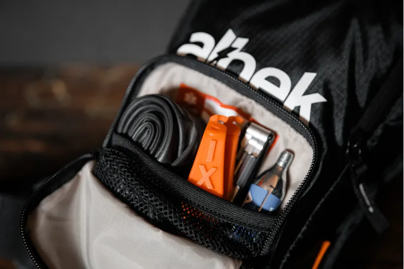 Albek Hydration Pack H2o Haul Four 2.0l Bladder in Covert Black-4