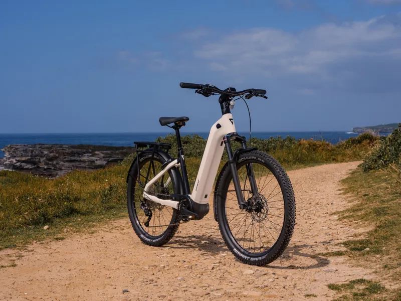 Giant AnyTour X E+ 3 Electric Step-Through Bicycle in Snow Drift-6