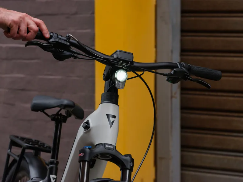 Giant AnyTour X E+ 3 Electric Step-Through Bicycle in Snow Drift-2