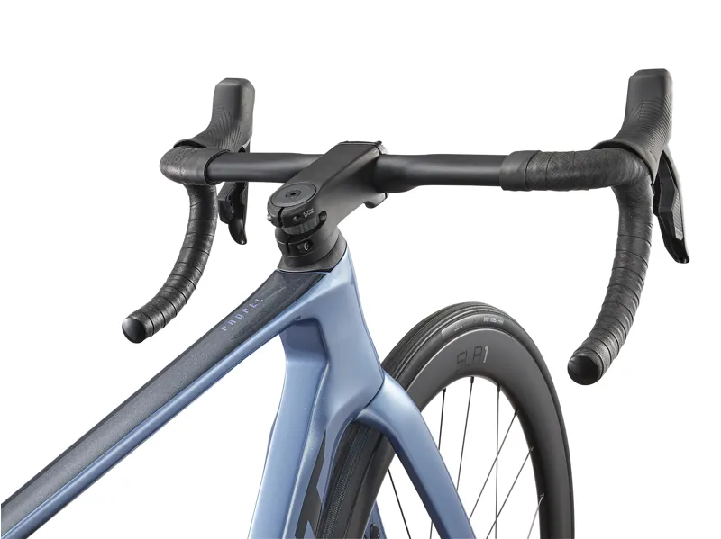 Giant Propel Advanced Pro 1 Carbon Aero Road Bike in Frost Silver-4