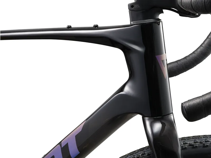 Giant Revolt Advanced 2 Men s Carbon Gravel Bike in Carbon