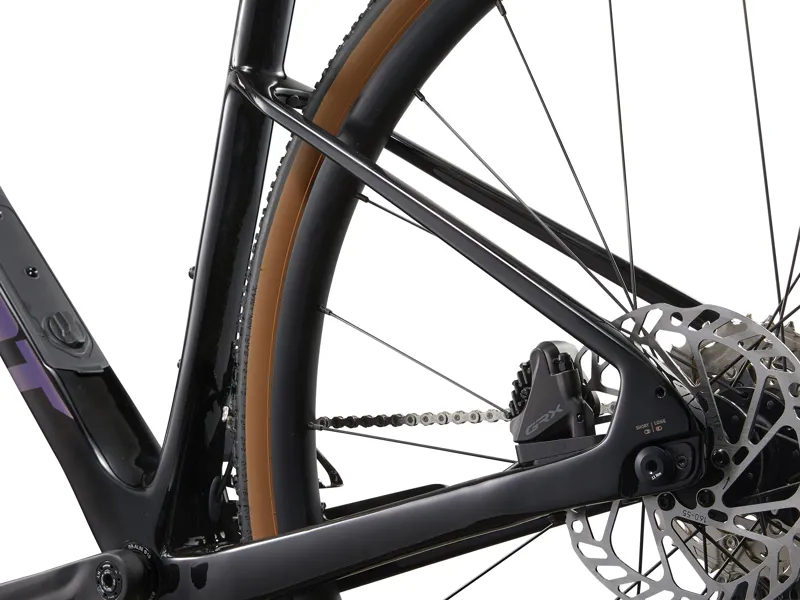 Giant Revolt Advanced 2 Men's Carbon Gravel Bike in Carbon-4