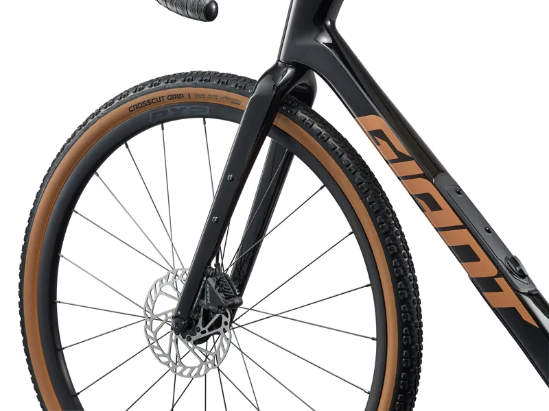 Giant Revolt Advanced 2 Mens Gravel Bike in Carbon-4