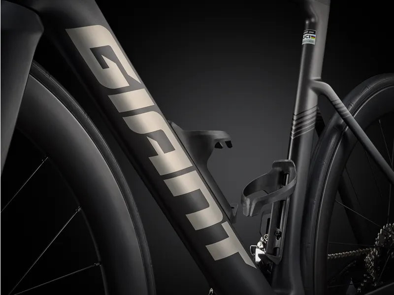 Giant Propel Advanced 1 Aero Carbon Road Bike in Carbon-8