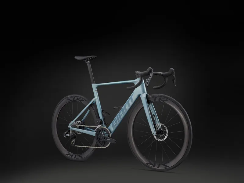 Giant Propel Advanced Pro 1 AXS Carbon Aero Road Bike in Cryo Silver-9