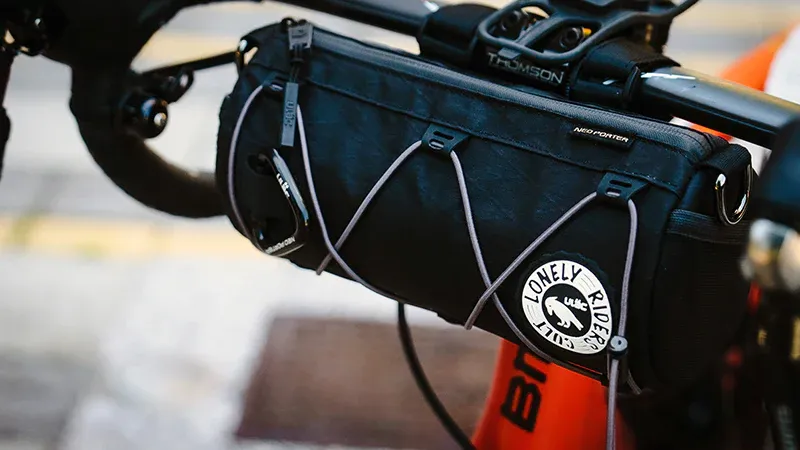 ULAC Coursier GT Handlebar Bag 1.7L in Black-3