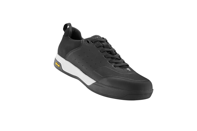 Giant Shuttle Clipless Lace Up Clip-In Mountain Bike Shoe in Black