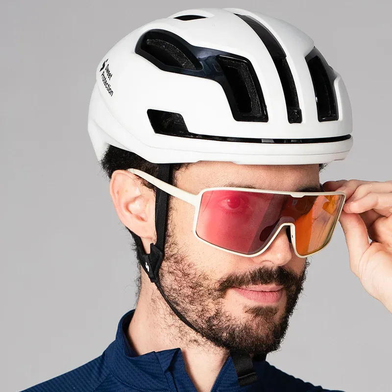 Ulac Otaku Sunglasses in Off-White Frame with Photochromic Rally Red Lenses-3