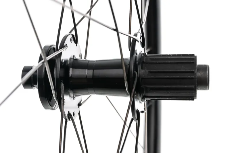 Giant PR2 Disc Rear Wheel 12x142 700c Tubeless in Black-1