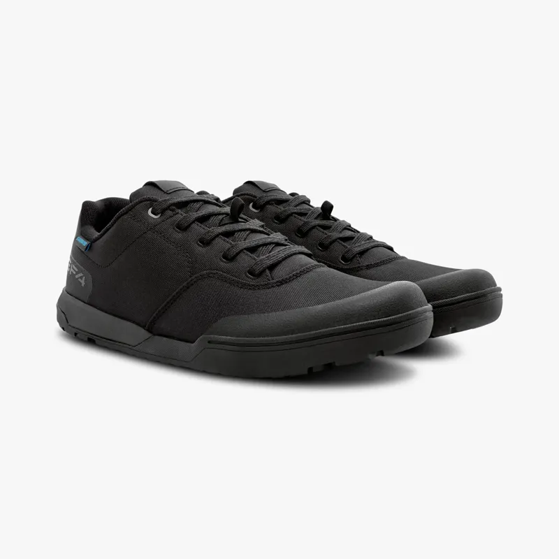 Shimano GF400 Mens Trail and Enduro Flat Shoes in Black-1